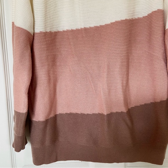 Evolution by Cyrus Color Block Sweater NWT - Picture 7 of 14